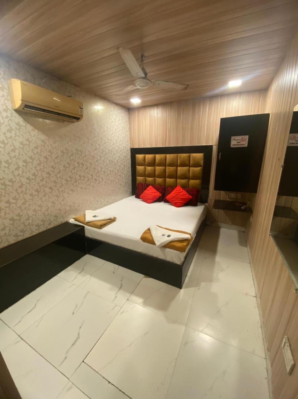 Hotel Janata Bombay Exterior foto